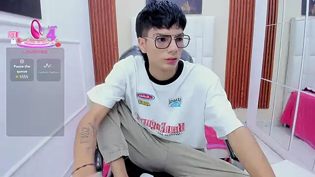 Noha scott online show from 04-12-26, 05:51