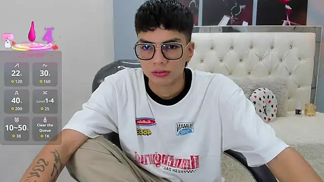 Snapshot of Noha_scott chatting on 04-30-26, 10:58 Noha scott online show from 04-30-26, 10:58