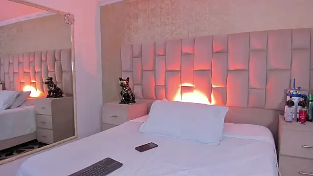 EmmaTorres  online show from 10-29-25, 08:21