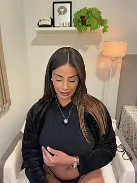 Brownfitbabyy online show from 07-14-26, 12:22