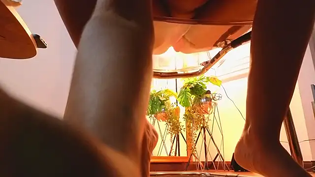 AlessiaLondon online show from 02-15-26, 08:02