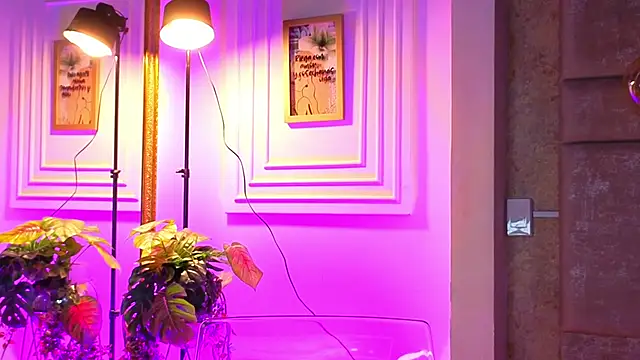 AlessiaLondon online show from 02-27-26, 10:26