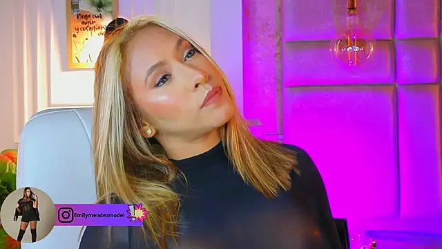 Snapshot of AlessiaLondon chatting on 06-15-26, 10:17 AlessiaLondon online show from 06-15-26, 10:17