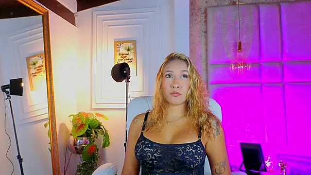 Snapshot of AlessiaLondon chatting on 07-02-26, 10:10 AlessiaLondon online show from 07-02-26, 10:10