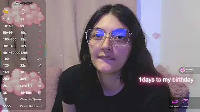 lessliee22  online show from 05-12-26, 07:05