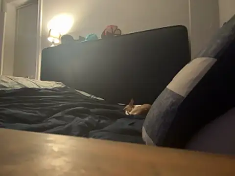 ChiRaqb8 online show from 04-12-26, 03:33