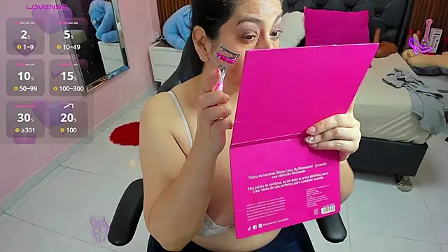 Snapshot of MEYLAGIA chatting on 06-19-26, 03:11 MEYLAGIA online show from 06-19-26, 03:11