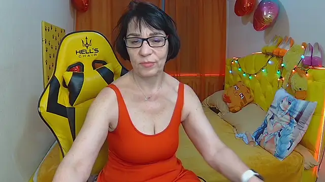 Snapshot of SandraHormas chatting on 03-09-25, 05:17 SandraHormas online show from 03-09-25, 05:17
