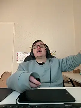 bisexualboy05 online show from 06-17-26, 11:12