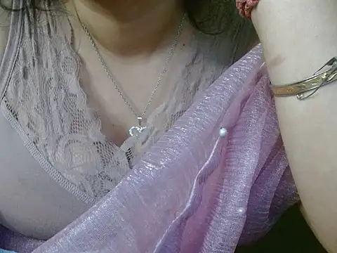 Snapshot of LOVERIAKOL chatting on 02-18-26, 06:15 LOVERIAKOL online show from 02-18-26, 06:15