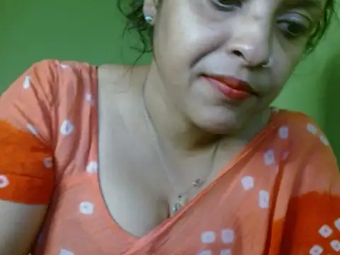 Snapshot of LOVERIAKOL chatting on 03-10-26, 06:57 LOVERIAKOL online show from 03-10-26, 06:57