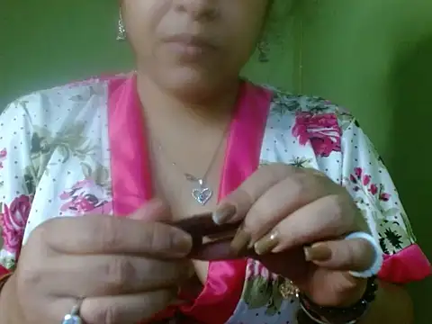 Snapshot of LOVERIAKOL chatting on 03-23-26, 06:45 LOVERIAKOL online show from 03-23-26, 06:45