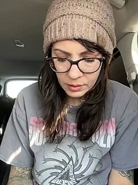 Snapshot of BeautifulMesss chatting on 02-08-26, 02:31 BeautifulMesss online show from 02-08-26, 02:31