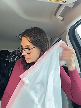 Snapshot of BeautifulMesss chatting on 02-17-26, 03:40 BeautifulMesss online show from 02-17-26, 03:40