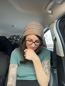 Snapshot of BeautifulMesss chatting on 02-19-26, 04:03 BeautifulMesss online show from 02-19-26, 04:03