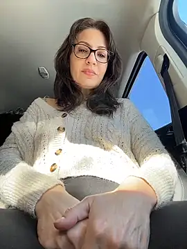 Snapshot of BeautifulMesss chatting on 02-26-26, 04:06 BeautifulMesss online show from 02-26-26, 04:06