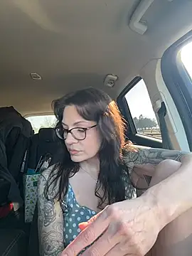 Snapshot of BeautifulMesss chatting on 03-10-26, 08:14 BeautifulMesss online show from 03-10-26, 08:14