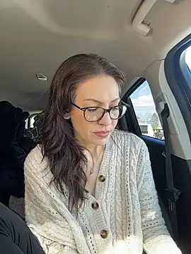 Snapshot of BeautifulMesss chatting on 03-28-26, 04:39 BeautifulMesss online show from 03-28-26, 04:39