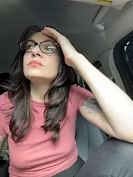 Snapshot of BeautifulMesss chatting on 04-06-26, 03:02 BeautifulMesss online show from 04-06-26, 03:02