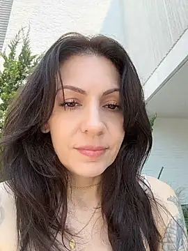 Snapshot of BeautifulMesss chatting on 07-01-26, 03:34 BeautifulMesss online show from 07-01-26, 03:34