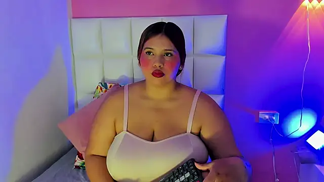 Alanna hot3 online show from 03-28-26, 03:44