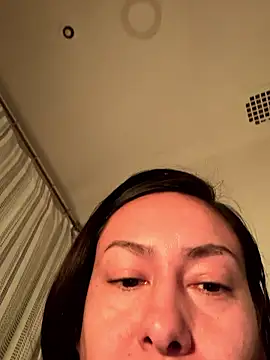 Snapshot of xLadyScarlettx chatting on 01-19-26, 04:27 xLadyScarlettx online show from 01-19-26, 04:27