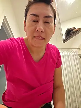 Snapshot of xLadyScarlettx chatting on 02-10-26, 06:12 xLadyScarlettx online show from 02-10-26, 06:12