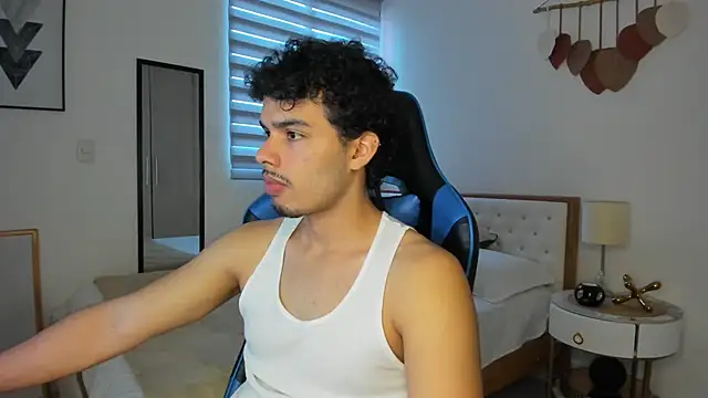 mateoleonee online show from 02-12-25, 05:05