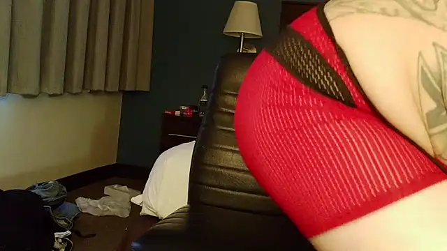 UnCuTupTheBuTT online show from 04-10-26, 11:04