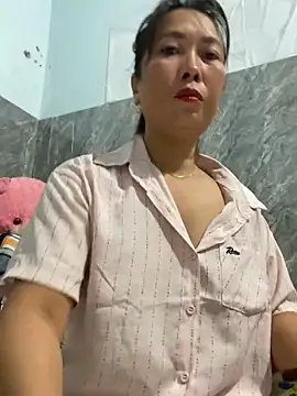 Linaannn online show from 12-17-25, 12:16