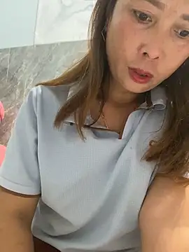 Linaannn online show from 12-22-25, 11:02