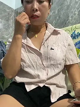 Linaannn online show from 02-17-26, 01:40