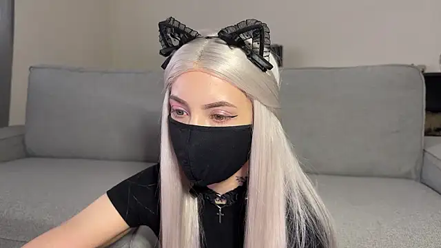 Snapshot of michiko_ chatting on 04-06-26, 10:49 michiko online show from 04-06-26, 10:49