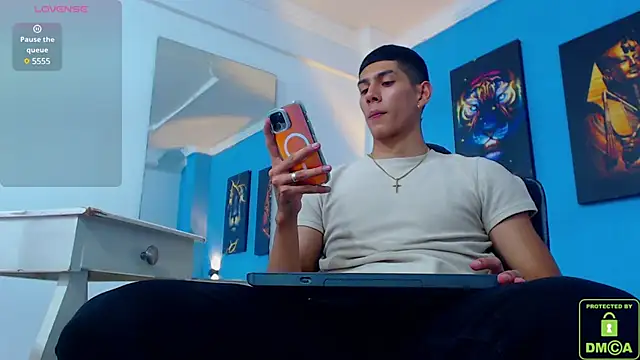 Snapshot of Valerio_20 chatting on 01-16-25, 08:36 Valerio 20 online show from 01-16-25, 08:36