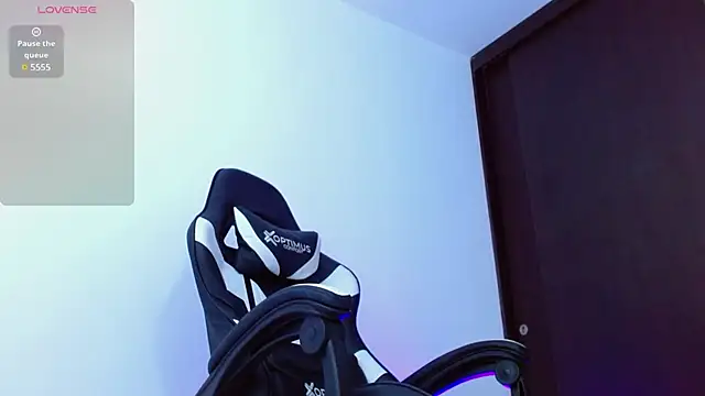 Snapshot of Valerio_20 chatting on 03-11-25, 07:36 Valerio 20 online show from 03-11-25, 07:36