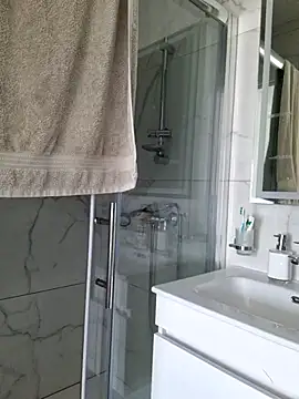 EileX official online show from 04-10-26, 06:18