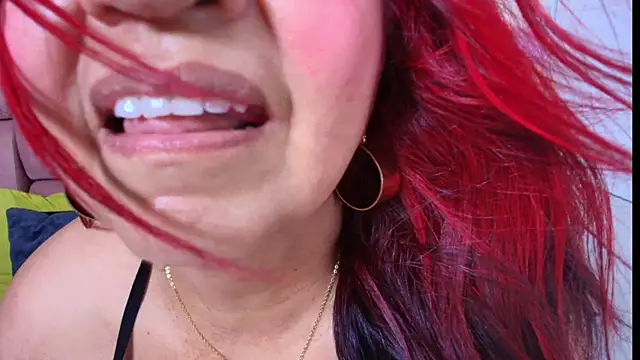 Snapshot of RoxetteMature chatting on 04-15-26, 12:12 RoxetteMature online show from 04-15-26, 12:12