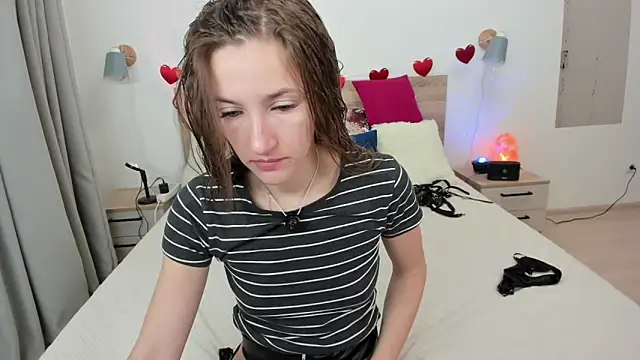 Snapshot of KateRedgar chatting on 02-12-26, 01:50 KateRedgar online show from 02-12-26, 01:50