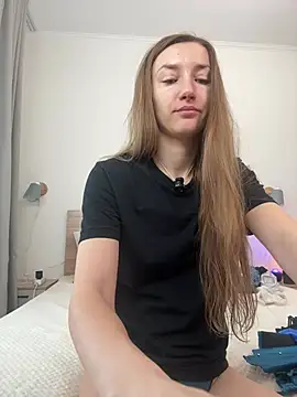 Snapshot of KateRedgar chatting on 04-12-26, 11:15 KateRedgar online show from 04-12-26, 11:15