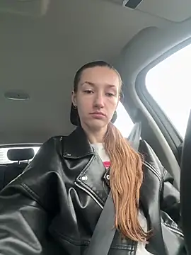 Snapshot of KateRedgar chatting on 06-17-26, 02:29 KateRedgar online show from 06-17-26, 02:29