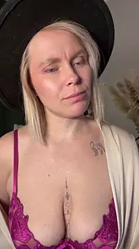 Snapshot of Charming_Daphny chatting on 04-08-26, 04:40 Charming Daphny online show from 04-08-26, 04:40