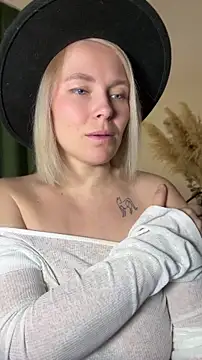 Snapshot of Charming_Daphny chatting on 04-10-26, 06:07 Charming Daphny online show from 04-10-26, 06:07