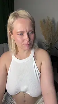 Charming Daphny online show from 05-16-26, 06:43