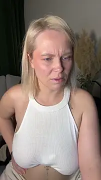 Charming Daphny online show from 05-16-26, 07:05