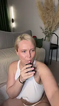 Charming Daphny online show from 05-16-26, 10:36