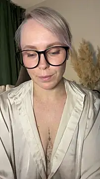 Charming Daphny online show from 05-21-26, 06:42