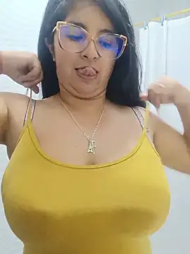 Snapshot of _Angelinaandrade_ chatting on 05-26-26, 12:39 Angelinaandrade online show from 05-26-26, 12:39