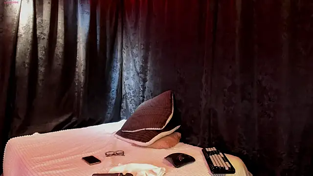 MiaKnox online show from 05-29-26, 12:08