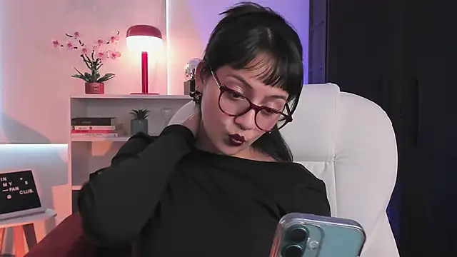 nahiapaws online show from 04-10-26, 06:23