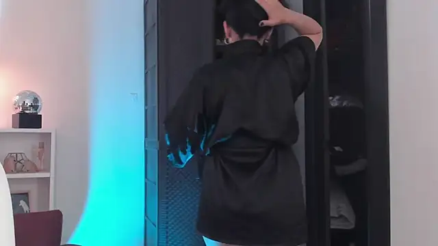 nahiapaws online show from 04-11-26, 03:49